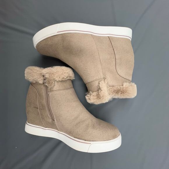 Maurices Tan Faux Fur Wedge Sneaker Boots Womens 9 Zip Hidden Heel Winter Cozy - Picture 2 of 8